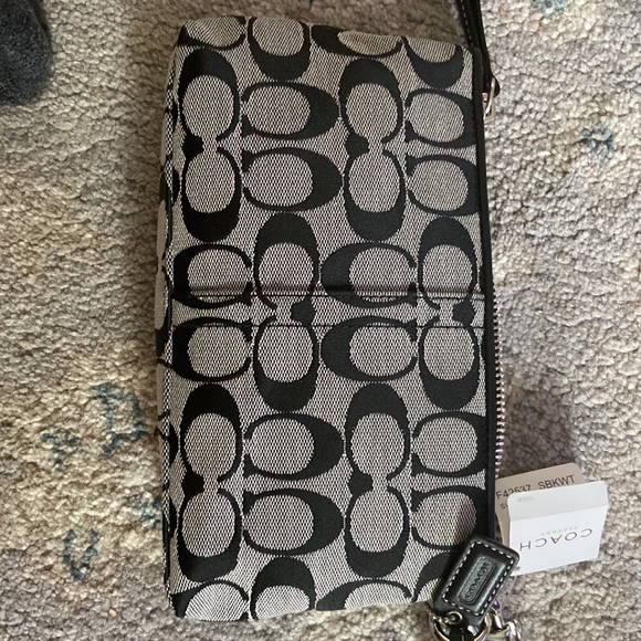 NWT Coach black/gray wristlet. F 42537. - Picture 3 of 4